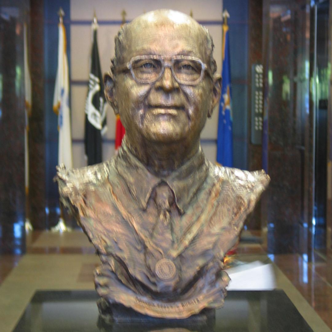 Frank Burger VA bust sculpture commission 1080